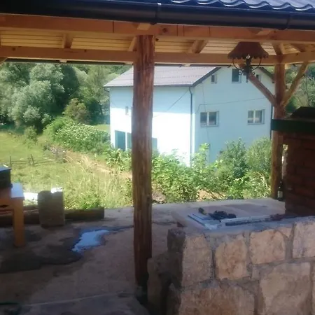 Guesthouse Una Riverlodge Bihać